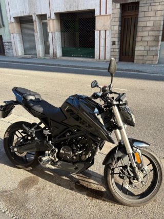 VOGUE 125R Moto Naked Negra