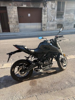 VOGUE 125R Moto Naked Negra