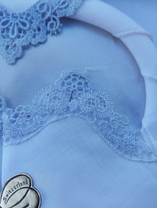 Fazzoletti ricamati con pizzo grigio chiaro