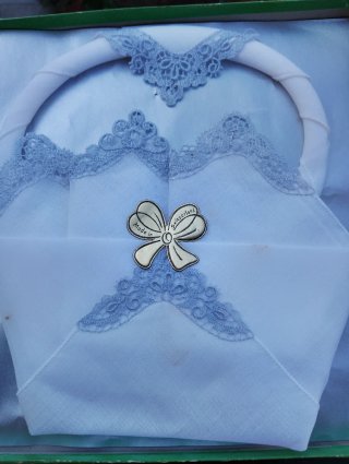 Fazzoletti ricamati con pizzo grigio chiaro