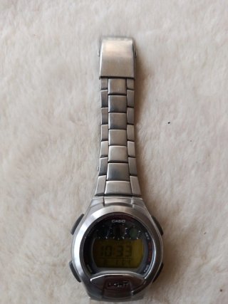 Reloj Casio Digital Plata y Negro