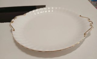 Plato de porcelana con asas  Royal Albert val d'or
