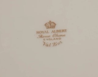 Plato de porcelana con asas  Royal Albert val d'or