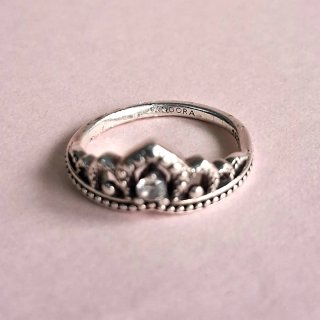 Anillo Tiara Real de Cuentas "Pandora".