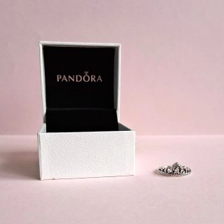 Anillo Tiara Real de Cuentas "Pandora".