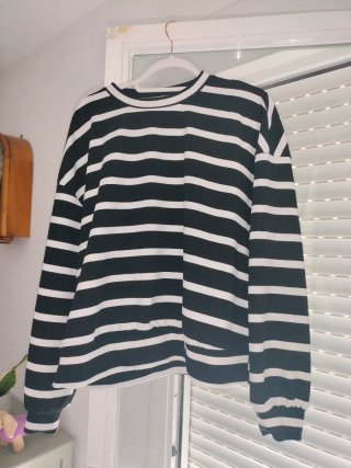 Conjunto falda y camiseta rayas.Shein