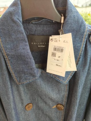 Chaqueta vaquera corta estilo gabardina