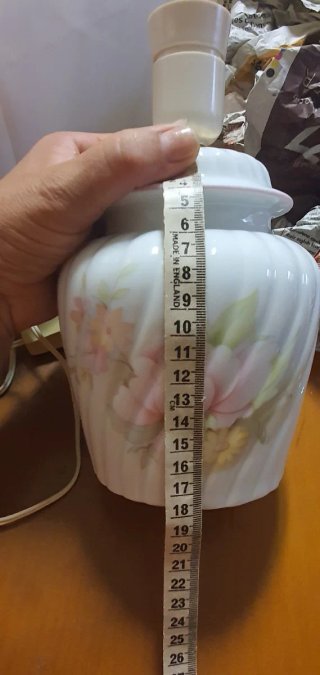 Lámpara de mesa de porcelana floral