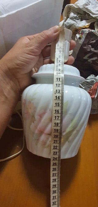 Lámpara de mesa de porcelana floral