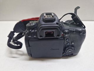 CAMARA DE FOTOS REFLEX DIGITAL (182759)