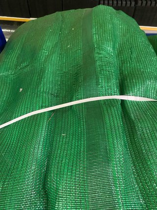 Malla de sombreo verde. 14x20