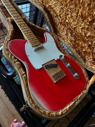 Guitarra tipo Telecaster