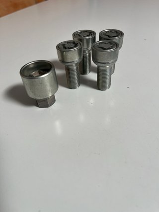 TORNILLOS ANTIRROBO VW GOLF AUDI SEAT vw T5 T6.1T7