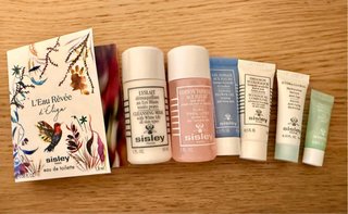 Sisley Kit de Viagem com Necessaire Amarela