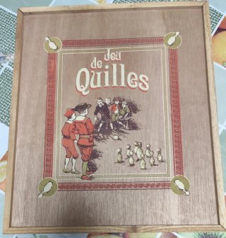 Juego de bolos tradicional de madera