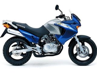 Llanta rueda delantera honda varadero 125 . 23295