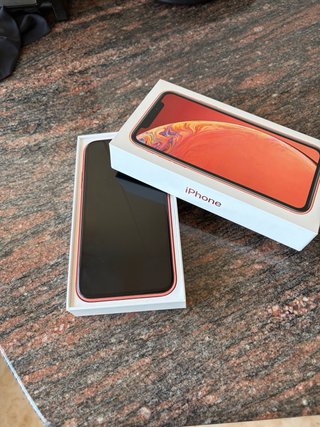 iPhone XR  64 Gb