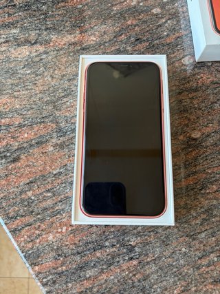 iPhone XR  64 Gb
