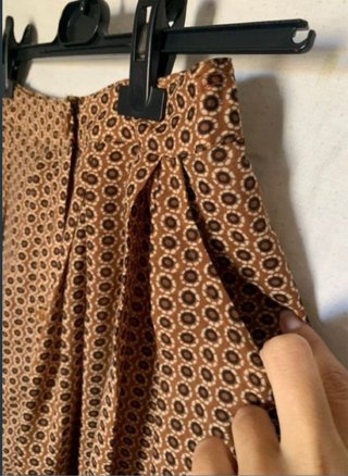 Falda marrón estampada talla S/M
