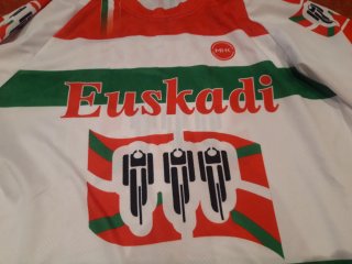 Camiseta Euskadi zuk Talla L seminueva