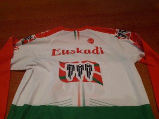 Camiseta Euskadi zuk Talla L seminueva