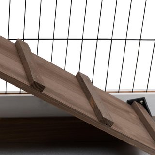 Conejera Interior de Madera de Abeto con Ruedas, Bandejas Extraíbles y Casa para Conejos con Rampa, 110X50X88 Cm, Marrón y Blanco