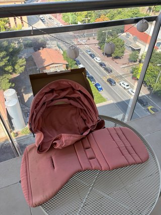 Cochecito Yo-Yo bebé rojo rosa