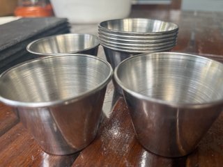 9 cuencos metálicos plateados para tomate