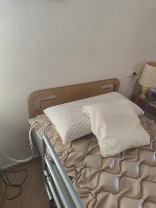 Cama Hospital Articulada + Colchón Antiescaras