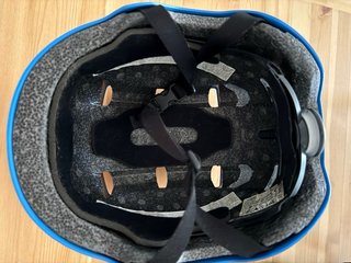 Casco azul para bicicleta/ patinete
