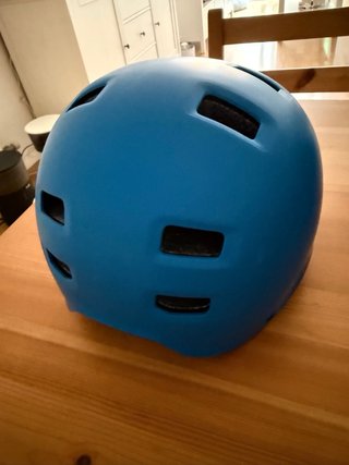 Casco azul para bicicleta/ patinete