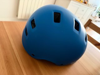 Casco azul para bicicleta/ patinete