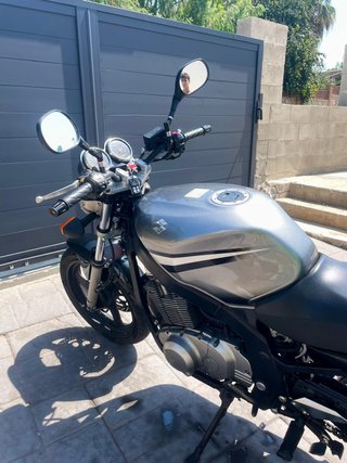 Suzuki GS500E Naked Moto