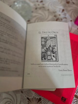 Libro encuadernado tarot