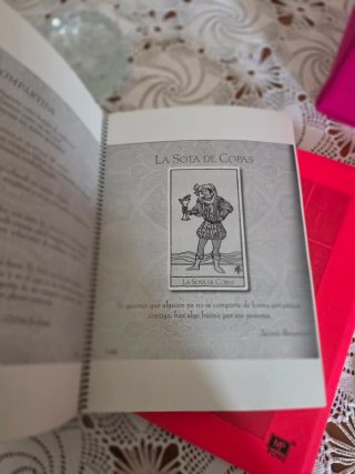 Libro encuadernado tarot