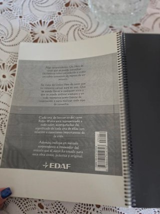 Libro encuadernado tarot