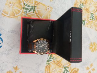 Relojes Lotus Cronógrafo Negro y Dorado