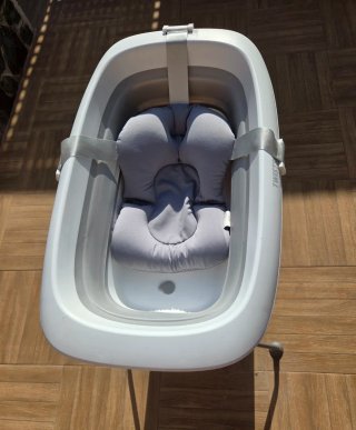 Bañera plegable Twistshake con patas