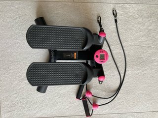 Step Domyos Decathlon, fucsia e nero.