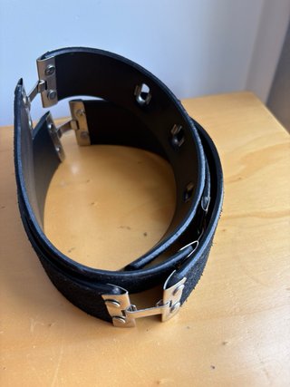 Cinturón de cuero ONLY negro con cierre metálico