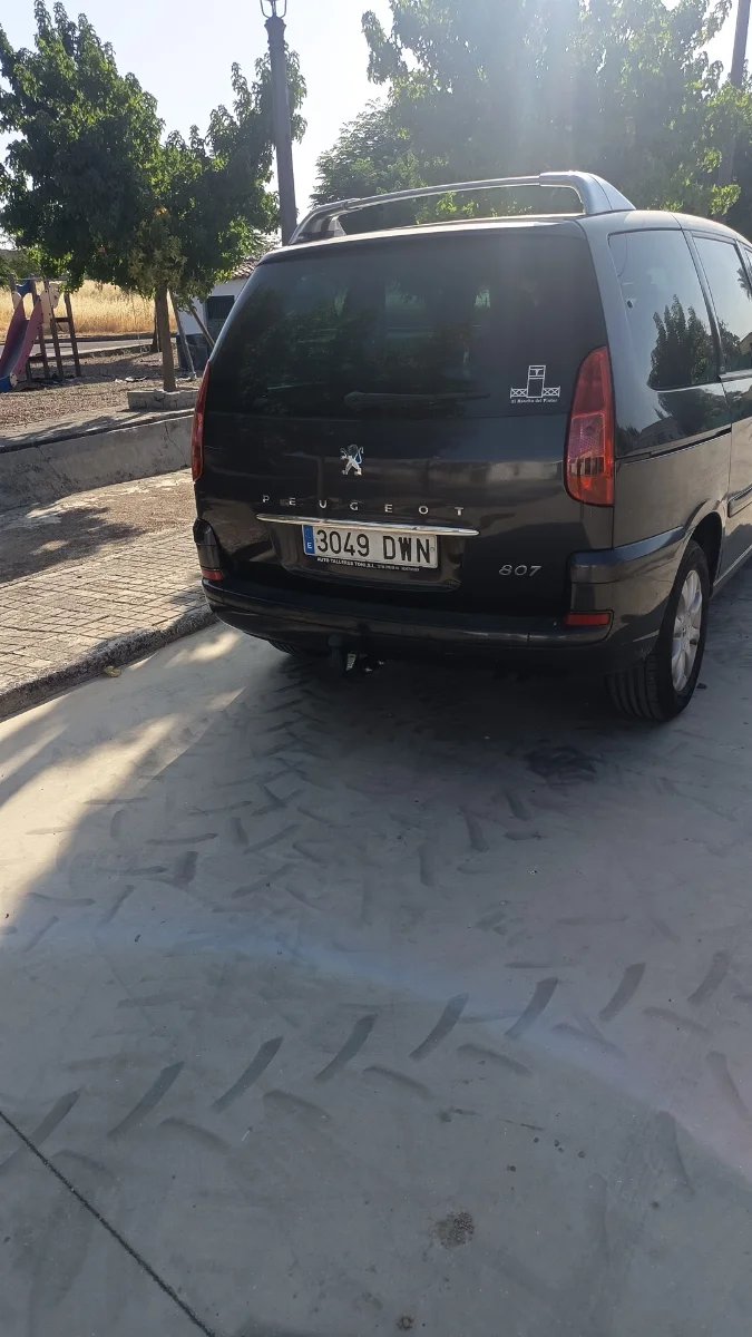 Peugeot 807 - foto 1