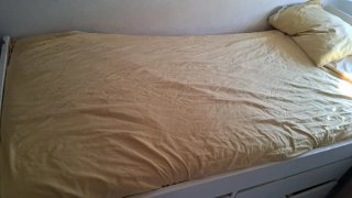 Cama infantil blanca con 4 cajones