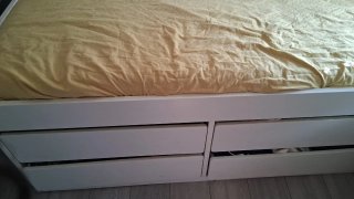 Cama infantil blanca con 4 cajones