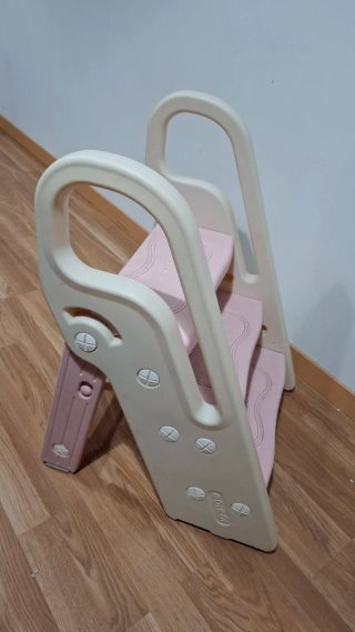 Escalera infantil plegable para lavabo