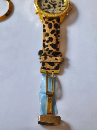 Reloj Jacob 5 usos horarios chapado en oro