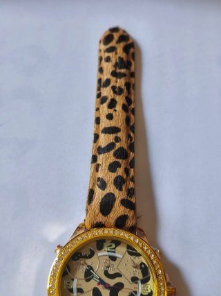 Reloj Jacob 5 usos horarios chapado en oro