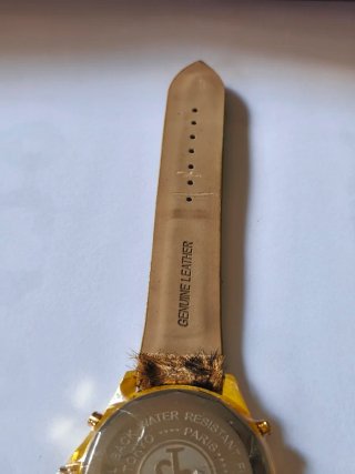 Reloj Jacob 5 usos horarios chapado en oro