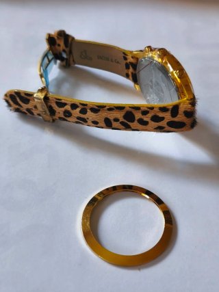 Reloj Jacob 5 usos horarios chapado en oro