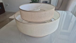 Lámpara de tela beige para salón