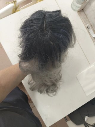 Peluca larga canosa degradada